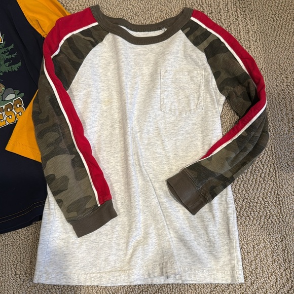 Boys long sleeve bundle size small - Picture 5 of 6